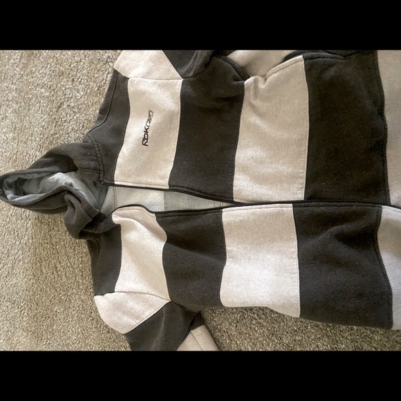 Size: Large - Picture 1 of 3